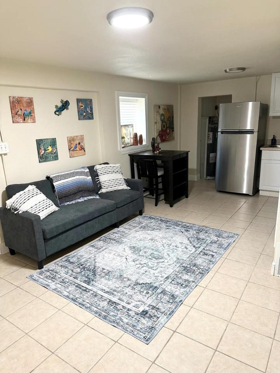 Minutes to the River Walk and the Alamo Pet Friendly Sleeps 8!