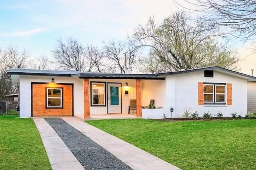 Modern Home in Central San Antonio!