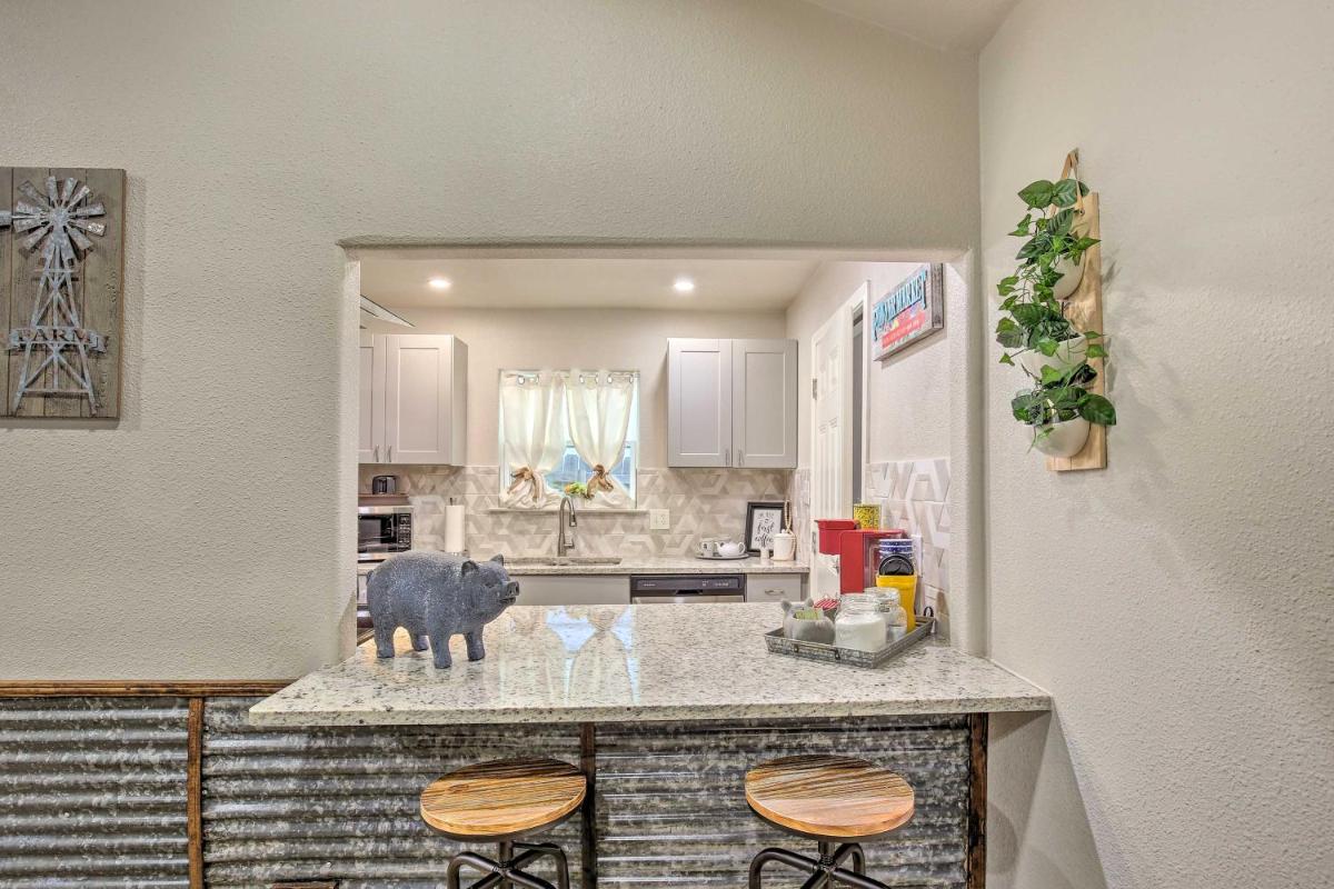 Pet-Friendly San Antonio Gem Near Nature Preserve!