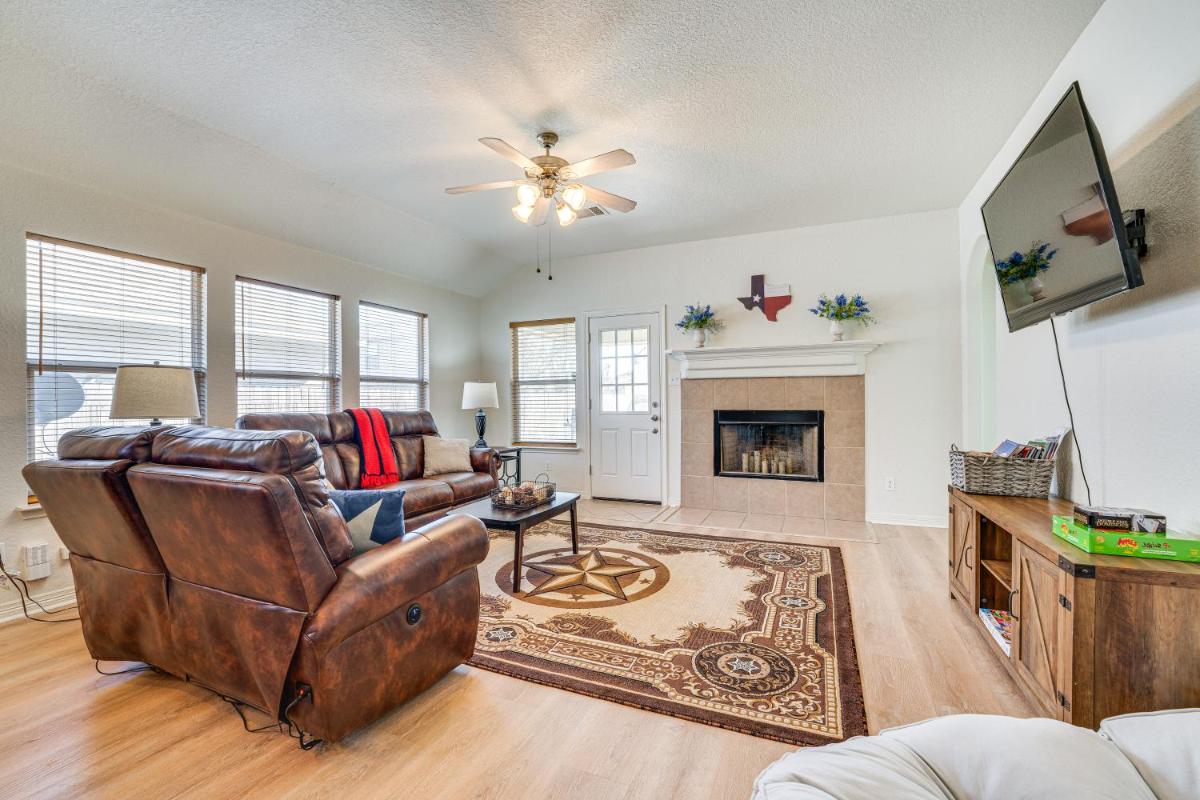 San Antonio Home with Game Room, 9 Mi to SeaWorld!