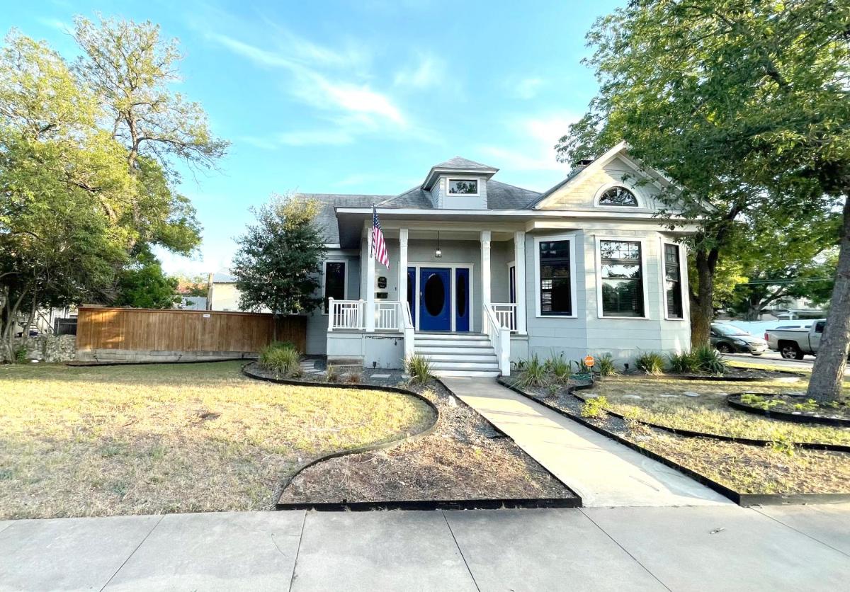 San Antonio gem, spacious home with pool in desirable Monte Vista