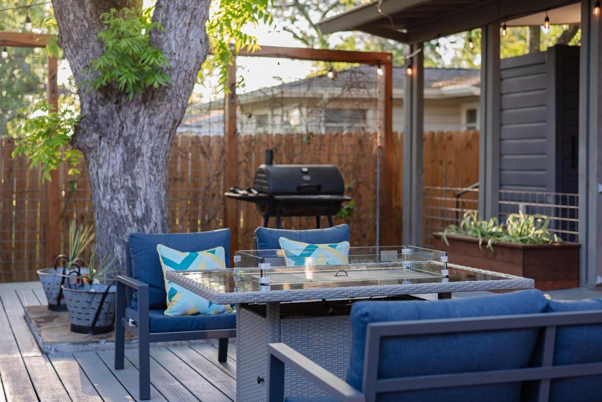 Serene Pool & Firepit In Stunning Home By Airport