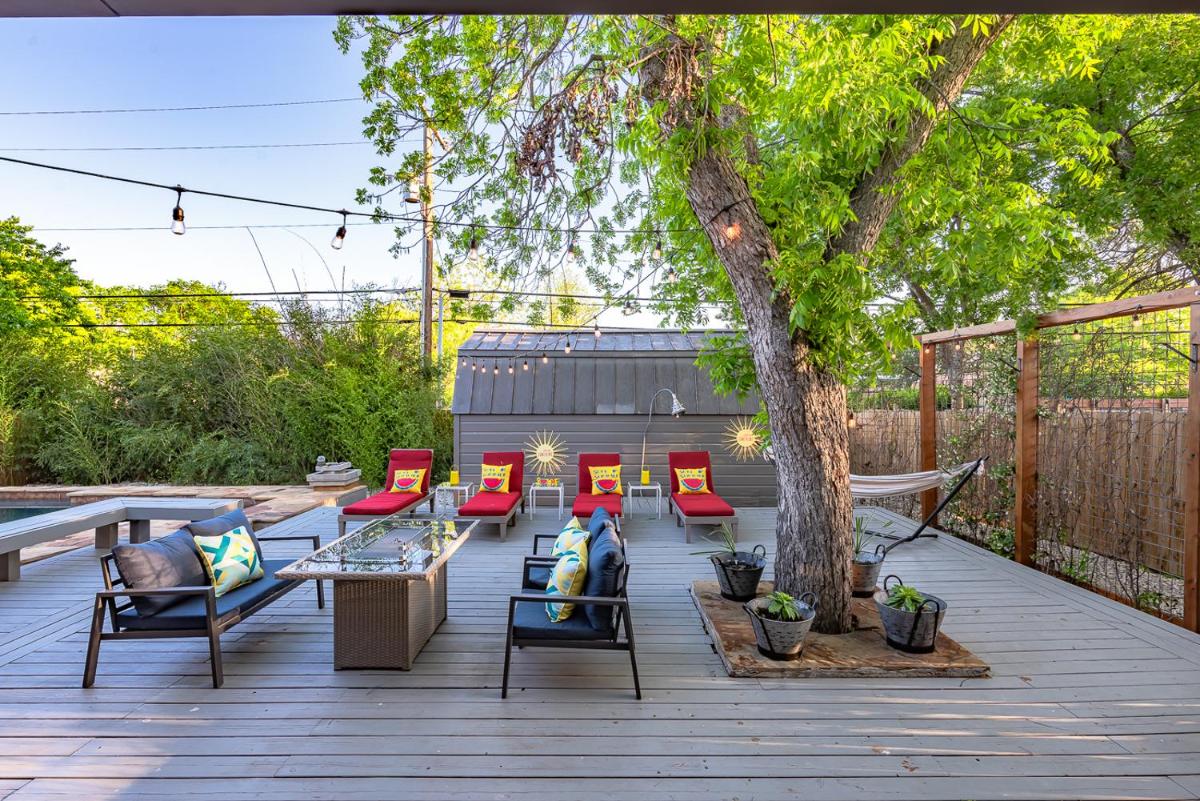 Serene Pool & Firepit In Stunning Home By Airport