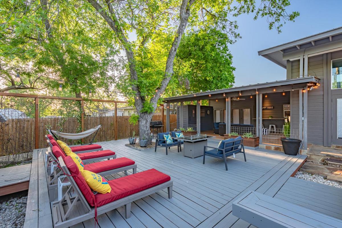 Serene Pool & Firepit In Stunning Home By Airport