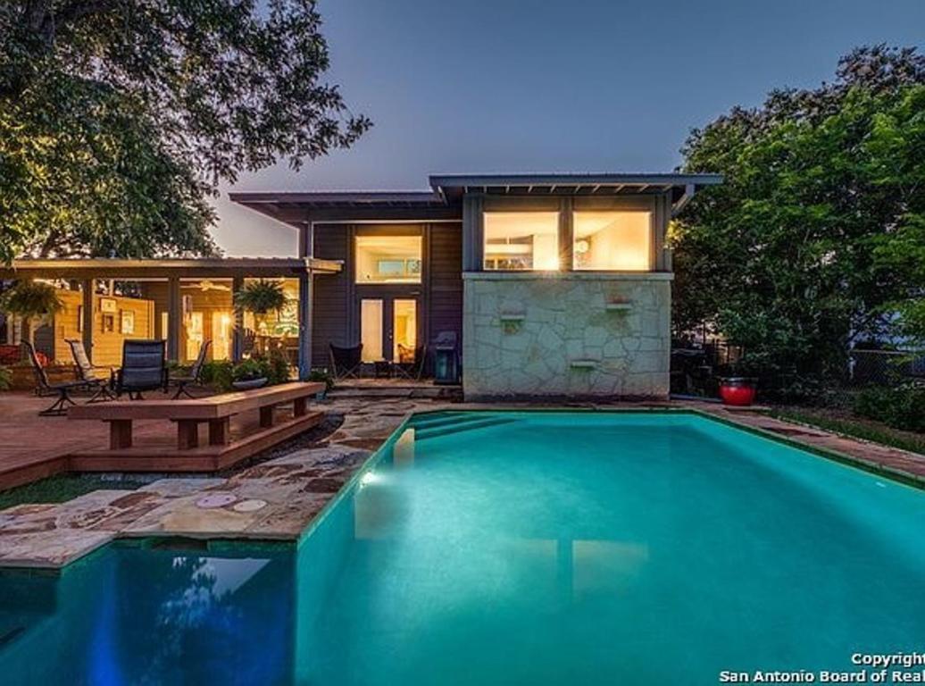 Serene Pool & Firepit In Stunning Home By Airport