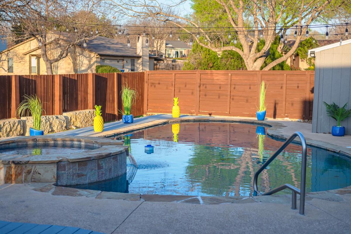 Stunning Pool Overlooking Golf Course & Game Room