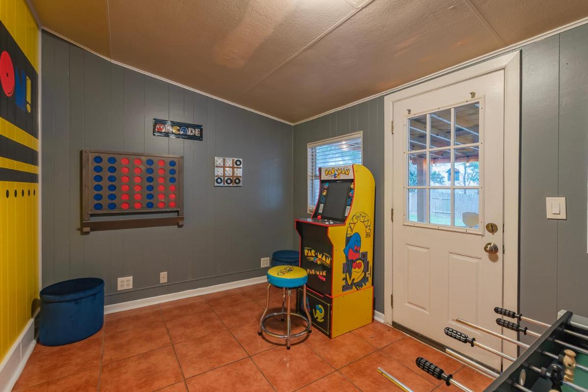 Texas Vacation Home, Game Room & Pool By Sixflags