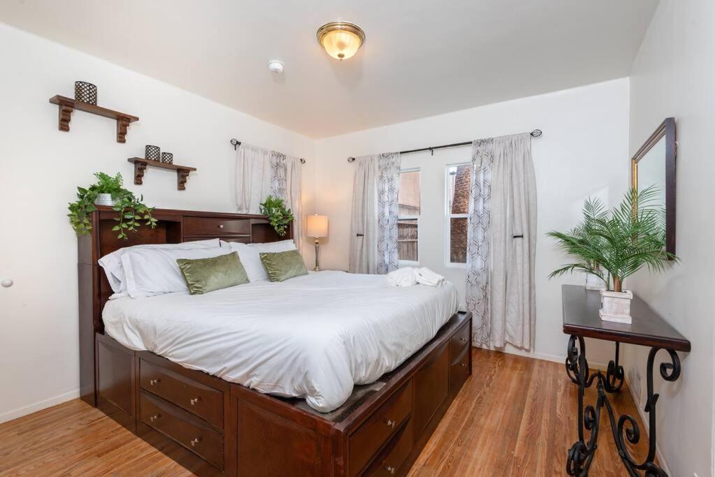 Chic and Spacious 3BR Gem in Central LA