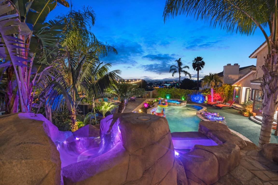 Dream Home with Pool, Water Slide, Spa and Views