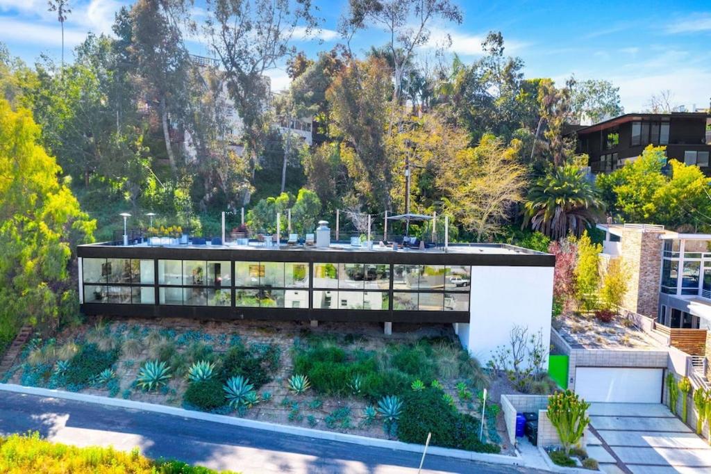 Experience Eco-Luxury at its Finest – Centrally Located Clea House in San Diego!