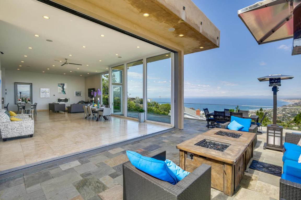 Luxe La Jolla Getaway with Pool and Coastline Views!