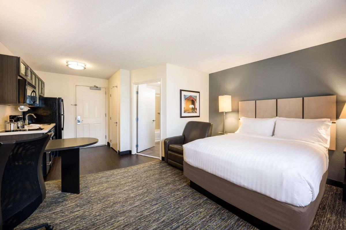 Sonesta Simply Suites Orange County Airport