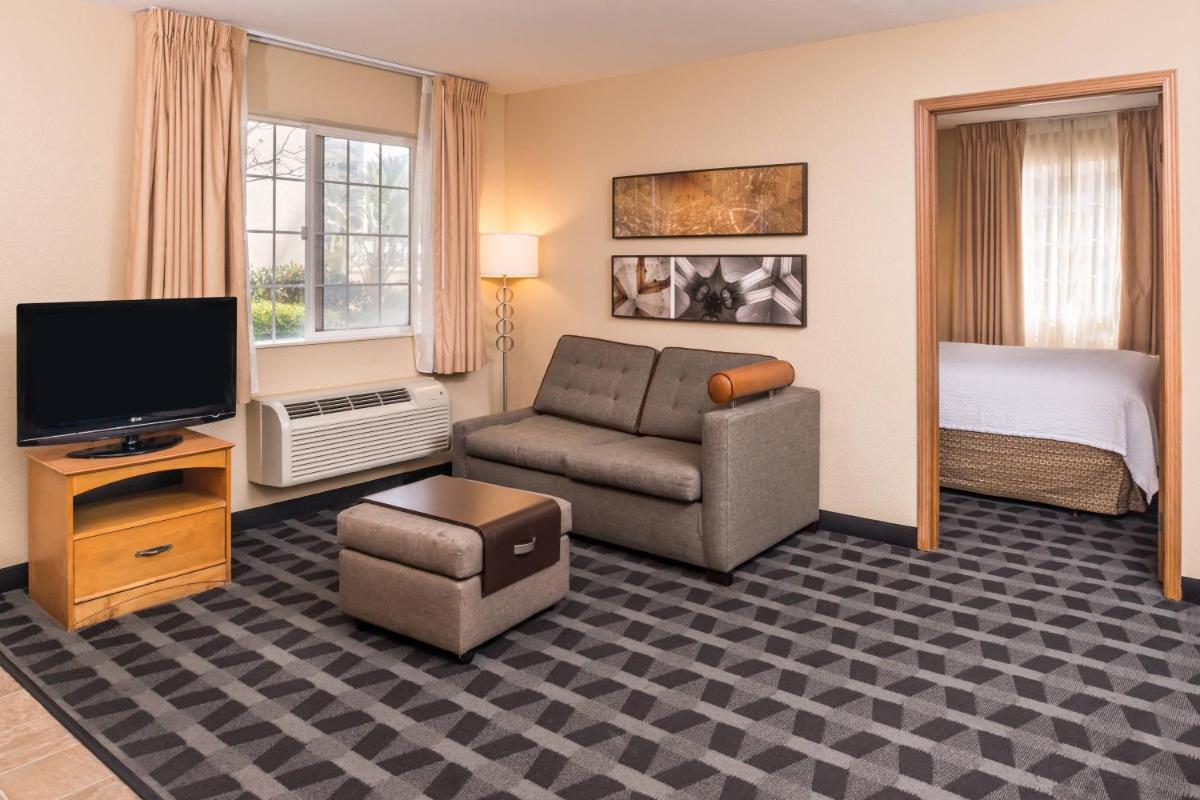 TownePlace Suites by Marriott Anaheim Maingate Near Angel Stadium