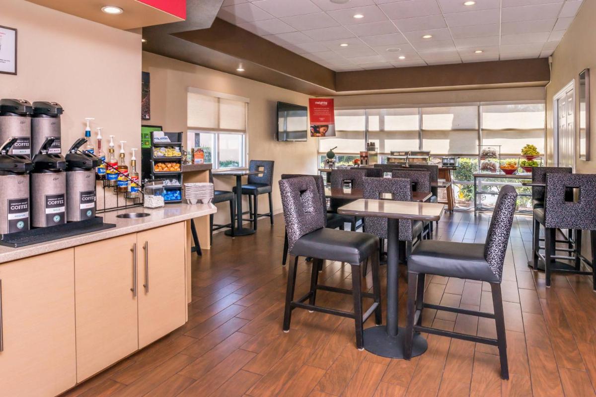 TownePlace Suites by Marriott Anaheim Maingate Near Angel Stadium