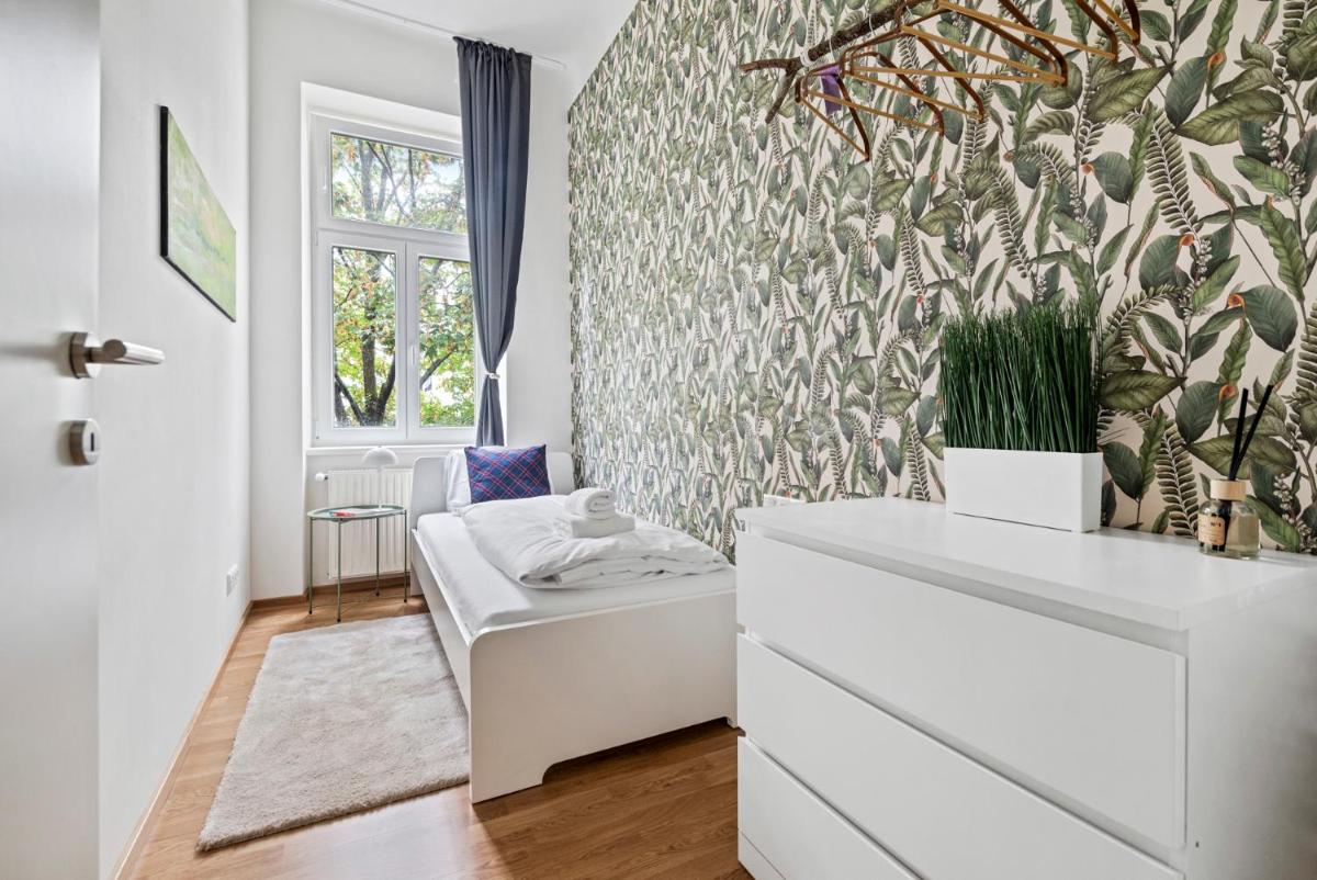 Cozy, generous City Apartment – 10 min to city-centre – Contactless 24h Check-In