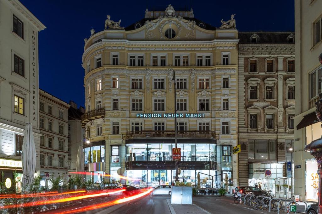 Pension Neuer Markt