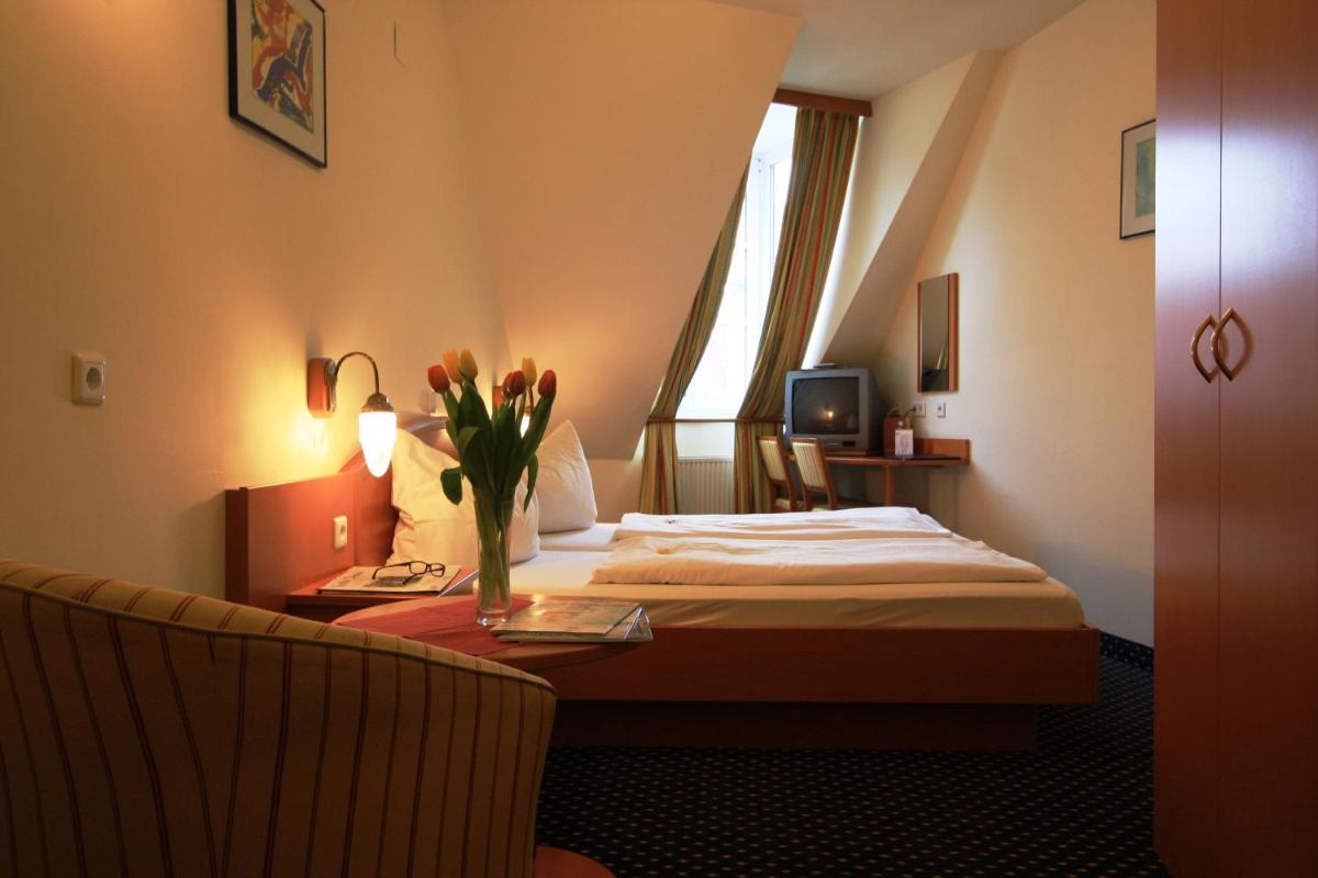 Suite Hotel 900 m zur Oper