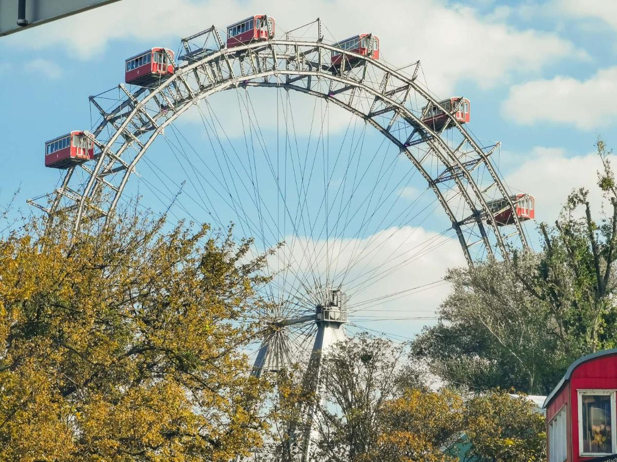 The WHITE Apartment – Great Ferris Wheel