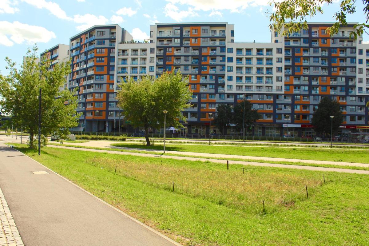 Apartamenty Metro Słodowiec, free parking Żeromskiego 1 CMKP- 5 min