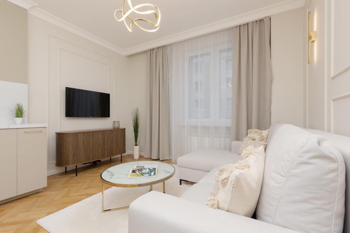 Bright & Elegant Apartment Warsaw by Noclegi Renters