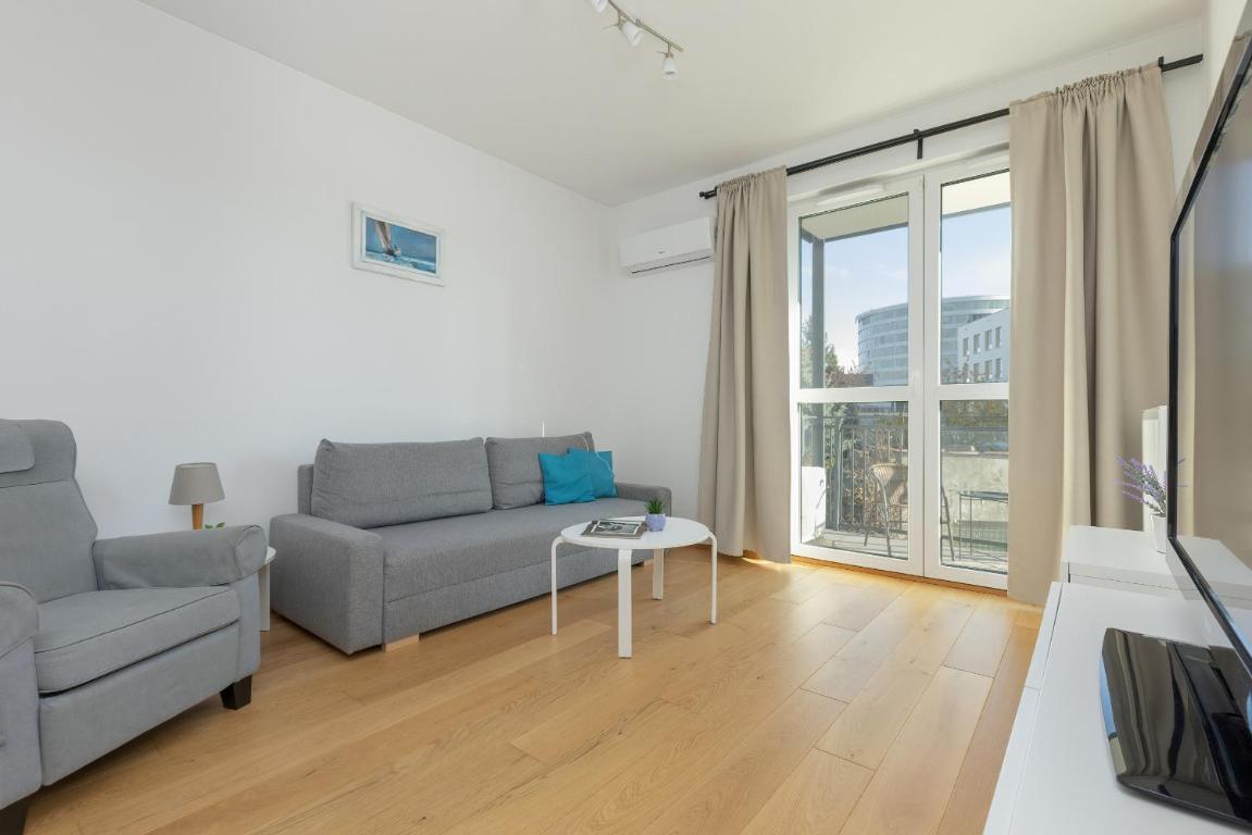 Business Apartment PKP Aleje Jerozolimskie by Noclegi Renters