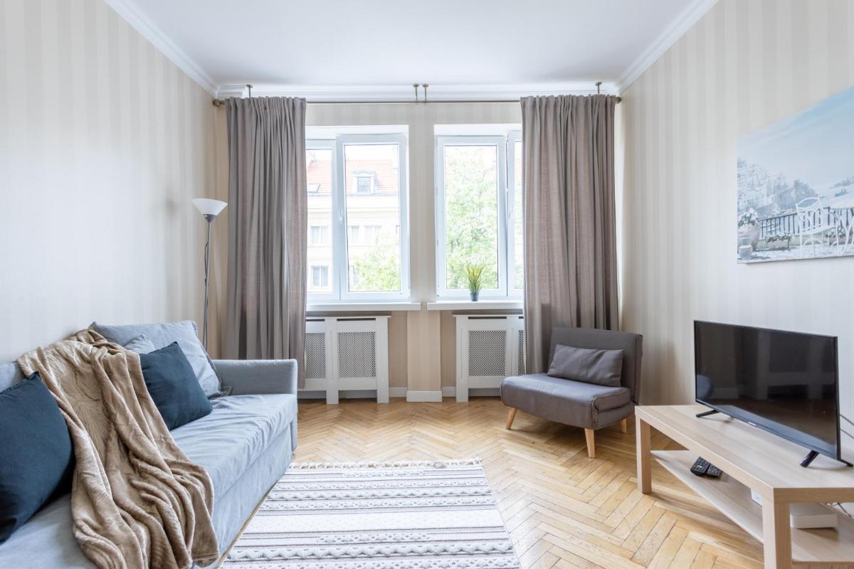 Golden Apartments Warsaw- 3 Separate Rooms Sleep 7 – Best Location&Nowy Świat