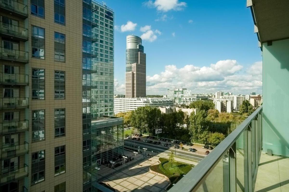 Golden Apartments Warsaw – Big and Bright Apartment in Platinum Towers- Browary- Grzyb61A