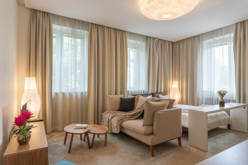 Golden Apartments in Warsaw – Apartment in the Center – Plac Konstytucji