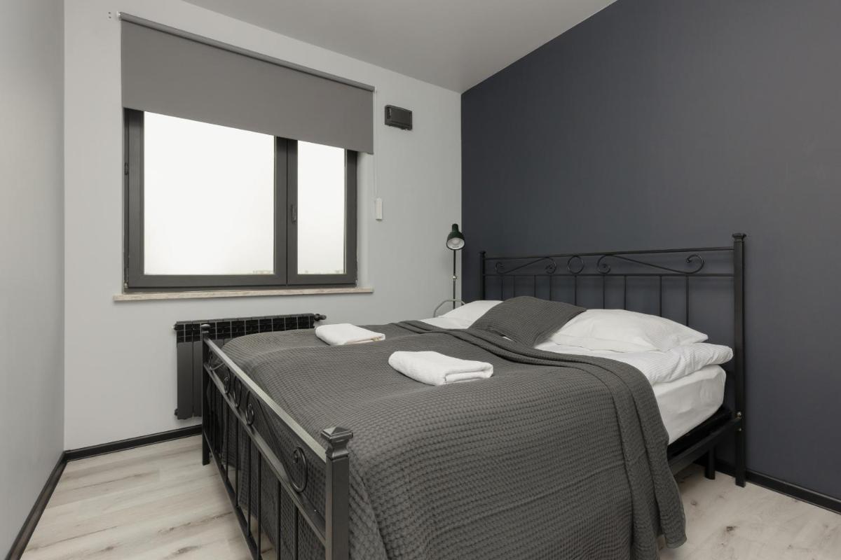 Image 3 of Industrial Pet-Friendly Apartment with Movie Projector by Noclegi Renters