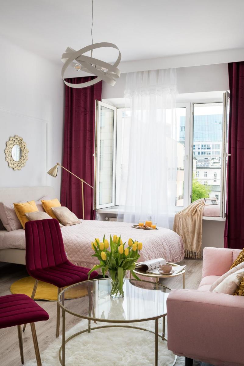 Pink Elephant Sophisticted Loft in a historic Tenement House 1 km from Warsaw Central Station