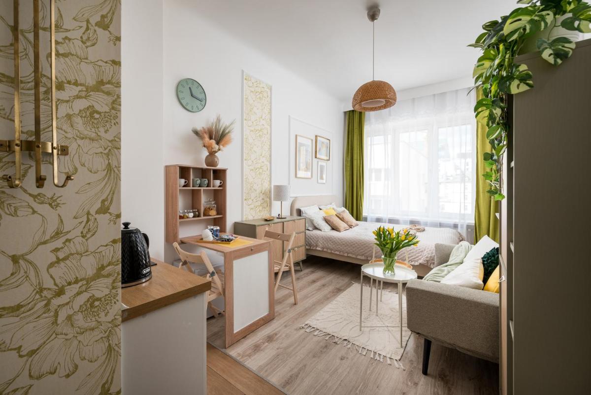 Pink Elephant Sophisticted Loft in a historic Tenement House 1 km from Warsaw Central Station