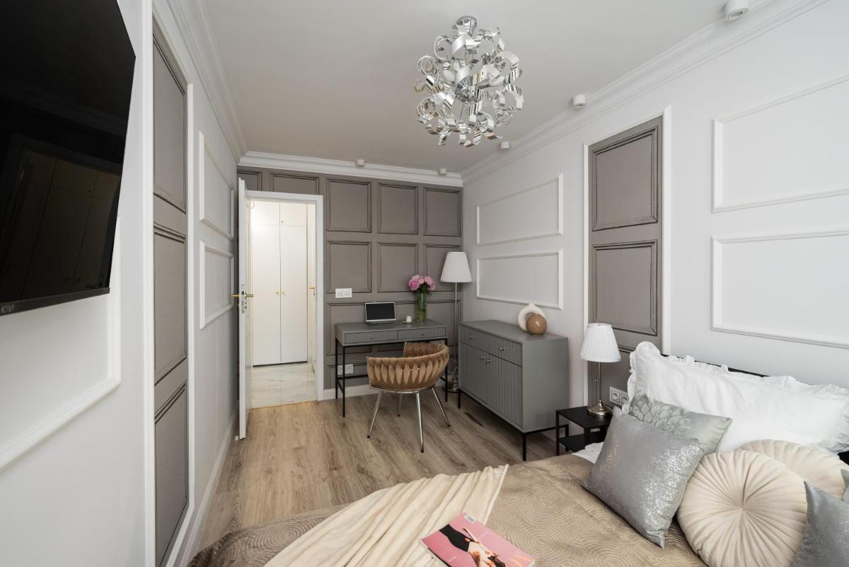 Stunning 2-bedroom Apartament – Palace in the window & 2 minutes to Central Station