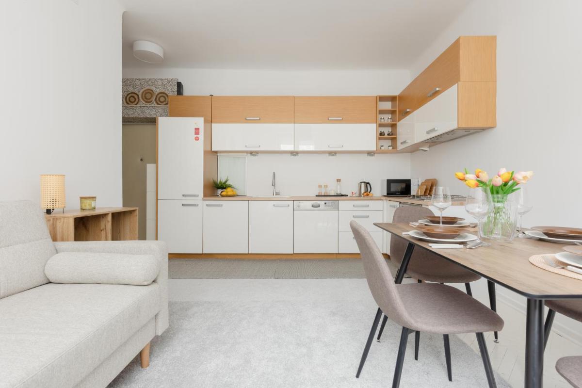 Warsaw City Centre Apartment Sniadeckich near Metro Station by Noclegi Renters