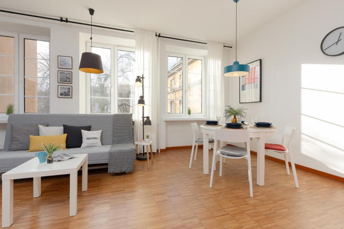 Warsaw Old Town Spacious Studio Piwna by Noclegi Renters